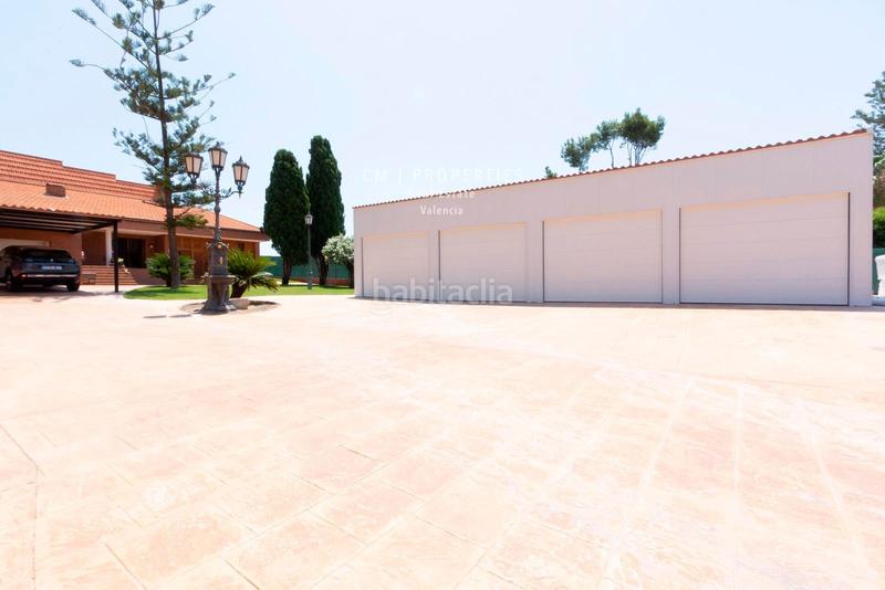 Foto 64a895e9-2f75-4726-8de0-809a5bfd10ae. Chalet mit heizung parking pool in La Cañada Paterna