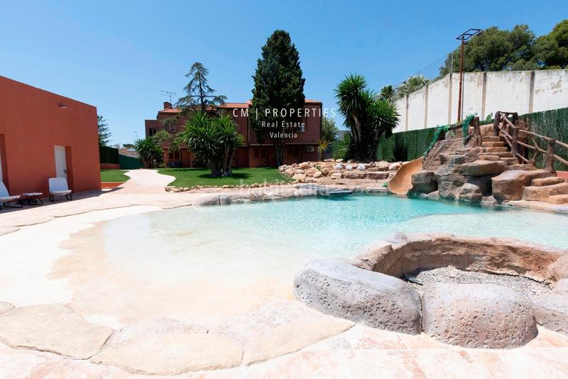 Foto 7f9f6bb0-4212-40fe-a9bc-3aa2bec8786c. Chalet mit heizung parking pool in La Cañada Paterna