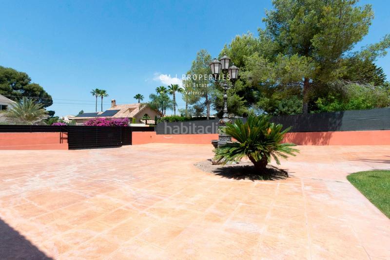 Foto 9b7a9a0e-b82f-4948-8728-5db7a58ddebf. Chalet mit heizung parking pool in La Cañada Paterna