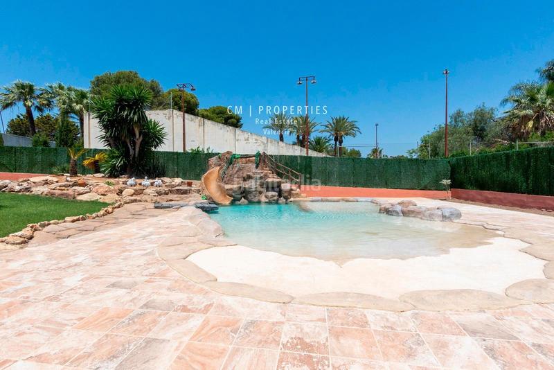 Foto caa86137-bfa8-49ba-8640-7f064e9c8f60. Chalet mit heizung parking pool in La Cañada Paterna