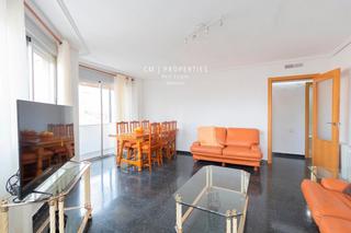 Lloguer Pis  Don juan de villarrasa. Piso de 4 habitaciones exterior junto al mercado central en alqu