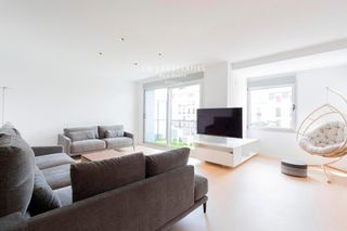 Lloguer Pis  Germanias. Piso en alquiler de lujo de 4 habitaciones en gran via germanias