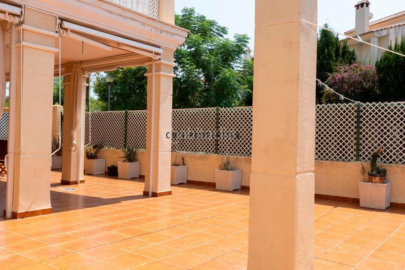 Foto 49be4819-b6e5-46fa-b9f1-4a9d82575c95. Lloguer casa amb calefacció aparcament piscina a Bétera