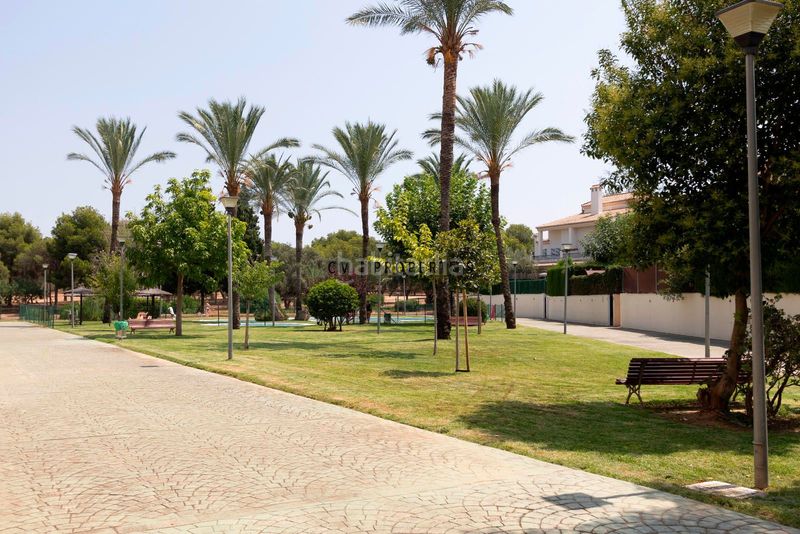 Foto c584e004-3b73-4984-80f2-d26cc2fe6a86. Lloguer casa amb calefacció aparcament piscina a Bétera