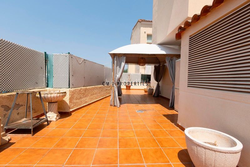 Foto cce4173b-d9d6-4751-95a4-d7dcbcfb731e. Lloguer casa amb calefacció aparcament piscina a Bétera
