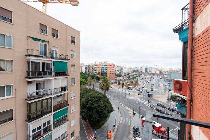Foto 77394256-c4bc-442e-9db9-2bc0b2152fa7. Piso  junto al parque central en venta en Arrancapins Valencia