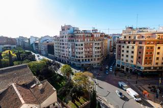 Pis  Guillem castro. Piso en venta de 4 habitaciones en el pilar