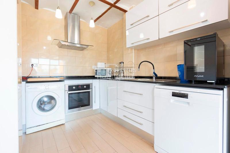 Foto 1699f9d7-8301-43b0-be7e-cf1f6a92a870. Alquiler casa  de 4 habitaciones en cabanyal en Valencia