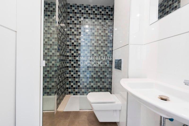 Foto 161166e1-aac5-4dc0-b033-e973fd2e33fa. Rent penthouse with heating in El Mercat Valencia