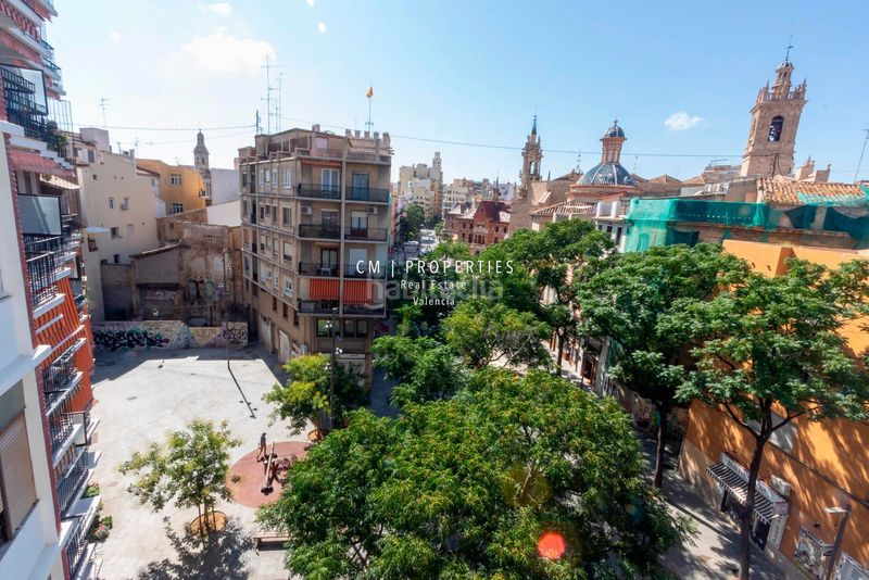 Foto d9d9791b-1756-404b-b34f-653f3896888d. Lloguer àtic amb calefacció a El Mercat Valencia