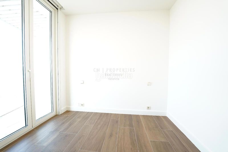 Foto 00bc78f8-44fe-41bf-afc9-1f8fde42dd46. Rent flat with heating parking pool in Sant Pau Valencia