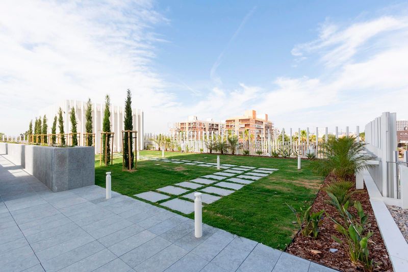 Foto 81b1a9d8-4c49-46fc-b5f5-a61b9109f5b6. Rent flat with heating parking pool in Sant Pau Valencia