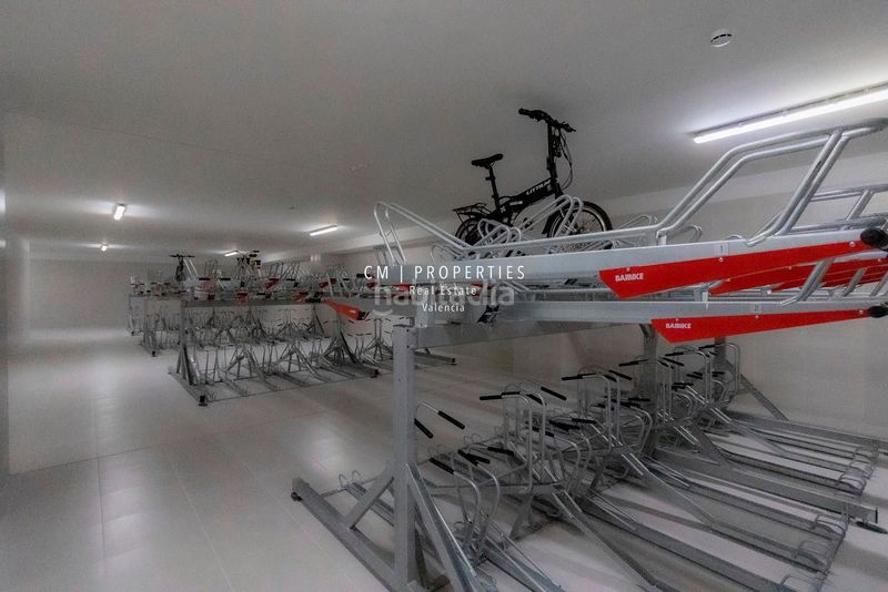 Foto e46fb7fa-e0f8-40b0-8321-555cb2e5311f. Rent flat with heating parking pool in Sant Pau Valencia