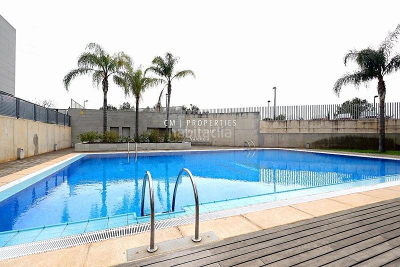 Foto 2be5bd48-12f9-4cc4-b6ad-a7da4b94e27b. Lloguer àtic amb calefacció aparcament piscina a Valencia