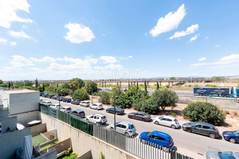 Foto 4f9c395c-e9bd-47db-9142-54765b63cd6a. Location attique avec chauffage parking piscine dans Valencia