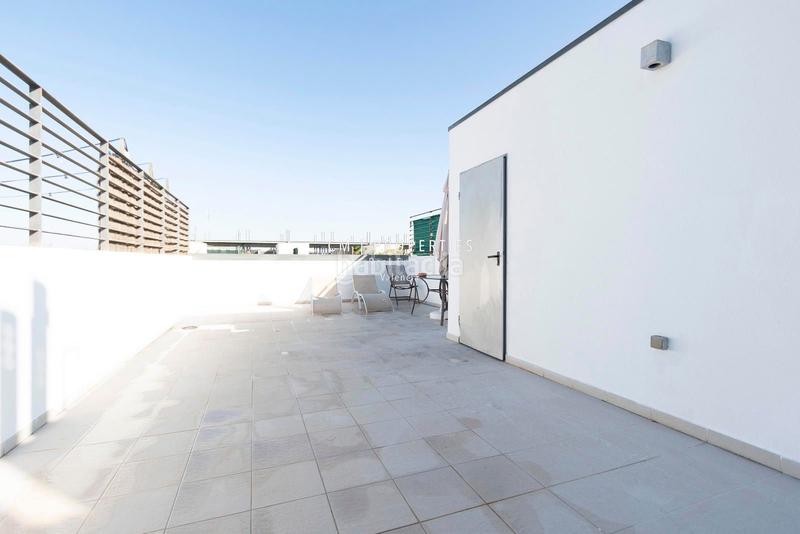 Foto faaeb5ad-80c0-40de-bf88-d3ba08aea2f5. Location attique avec chauffage parking piscine dans Valencia