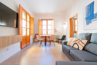 Lloguer Pis  Miracle del mocadoret. Piso de 2 dormitorios en la seu en alquiler