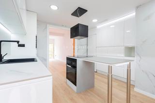 Pis  Campoamor. Piso de 4 dormitorios en la amistad en venta