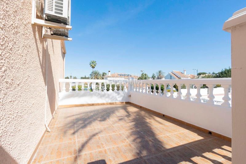 Foto 30c7fed1-e774-47ee-bca0-87e915b5c2cb. Chalet mit heizung parking pool in Entrepinos Eliana (l´)