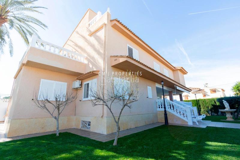 Foto 54c6210b-a892-4e34-bdcc-80bb9144ff73. Chalet mit heizung parking pool in Entrepinos Eliana (l´)