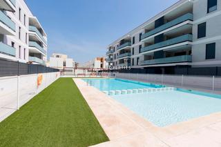 Lloguer Pis  Magnòlies, de les. Moderno piso en residencial con piscina en la pobla de vallbona