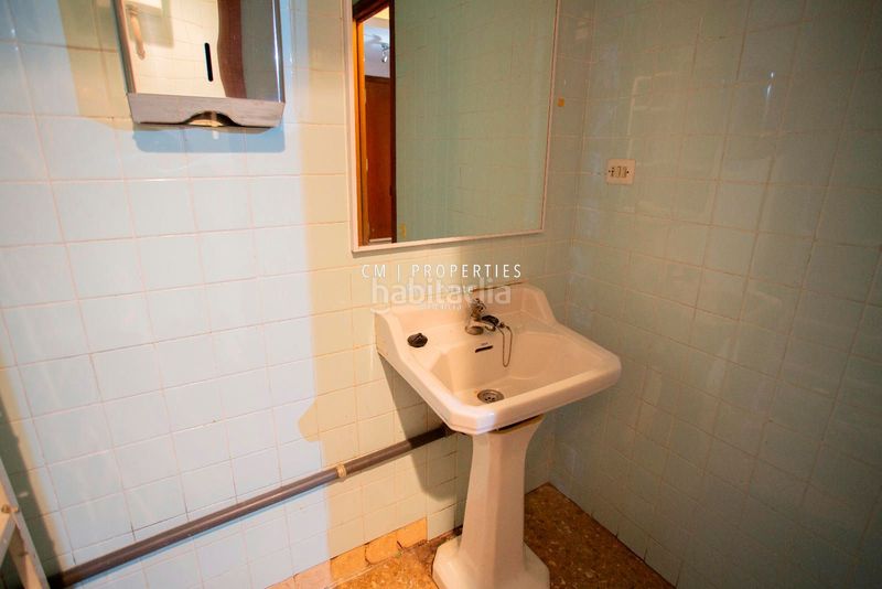 Foto 2ebee5a1-121d-48a1-bf82-8271af48c9f5. Local comercial a Russafa Valencia