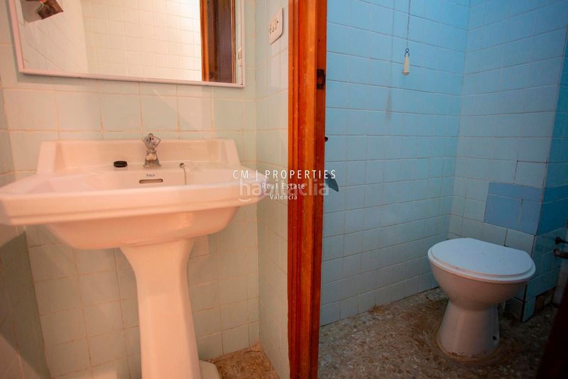 Foto 3830fb02-cb1a-4a85-9581-1bc83689d5dc. Local comercial a Russafa Valencia