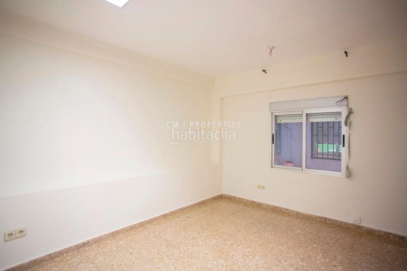 Foto 4b24f274-fbb3-48b0-b3a4-0e7d27437ddb. Local comercial a Russafa Valencia