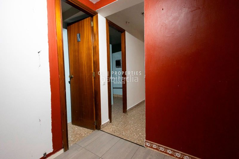 Foto 549cb332-8a5d-441f-b929-dd6671150f1f. Local comercial a Russafa Valencia