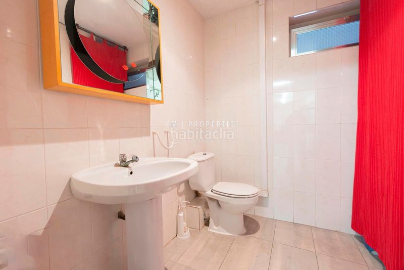 Foto 787e417f-3a81-4824-8e2d-dd68508c81a1. Local comercial a Russafa Valencia