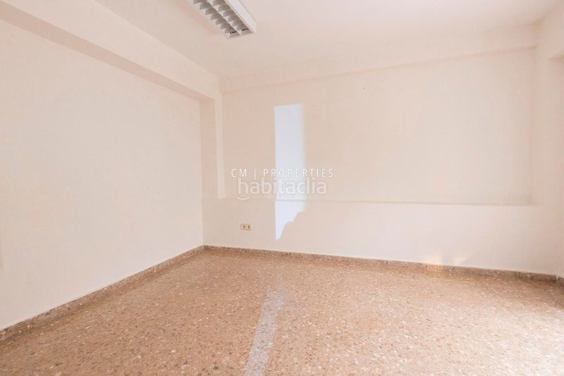 Foto 7cb1a1f0-19ef-49af-8858-a4f5c60a59fd. Local comercial a Russafa Valencia