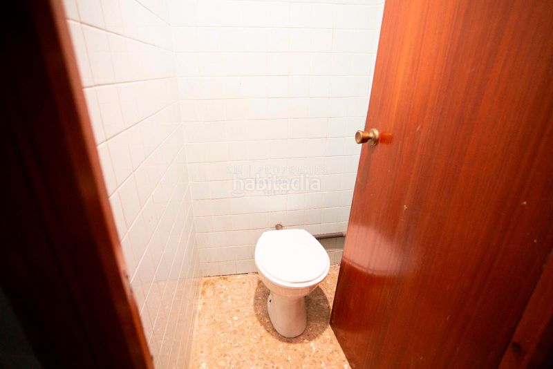 Foto a50ccb80-ba88-4adb-bfe7-6b7749ad59d3. Local comercial a Russafa Valencia