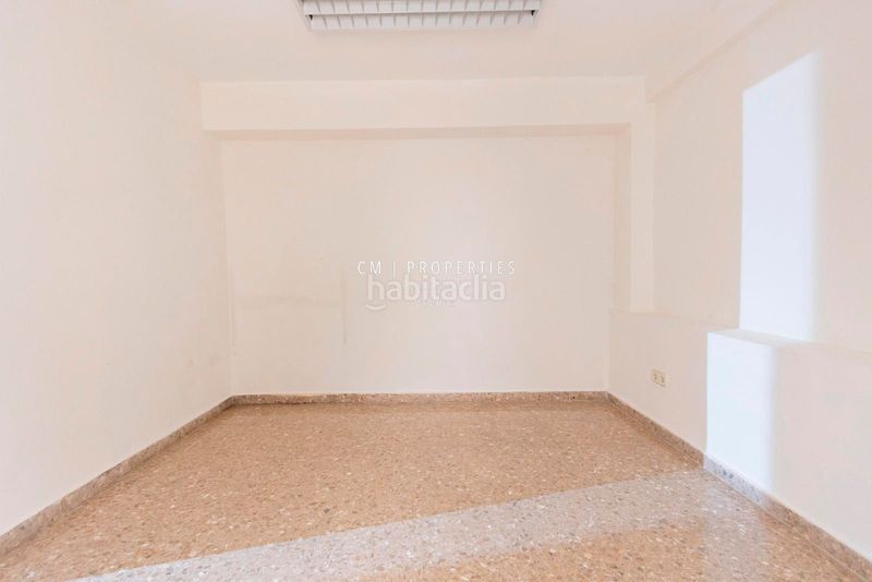Foto c3a33912-d78a-44d0-b070-b3432633989c. Local comercial a Russafa Valencia