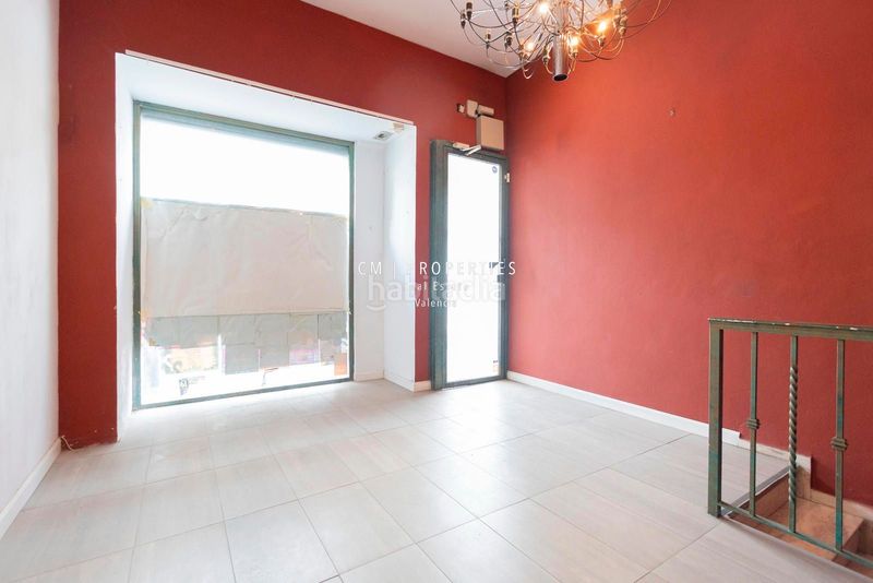 Foto c97b14b1-8d15-48fc-ada6-1753bc8aae9b. Local comercial a Russafa Valencia