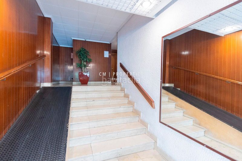 Foto ddd79942-b682-45ad-a39c-a6829033372d. Local comercial a Russafa Valencia