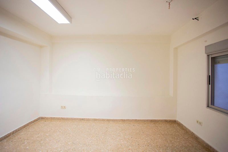 Foto e7a2ef9b-4581-4003-9bf3-6bb5cf3c5057. Local comercial a Russafa Valencia