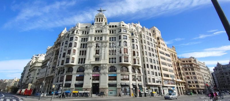 Foto f1c607e0-693b-49f8-a34c-098e12d4271d. Local comercial a Russafa Valencia
