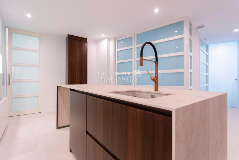 Foto 3b8aeed8-9fd3-4c90-b5a1-4e4908229d57. Piso  de lujo en venta de 5 habitaciones en gran vía marques del turia en Valencia