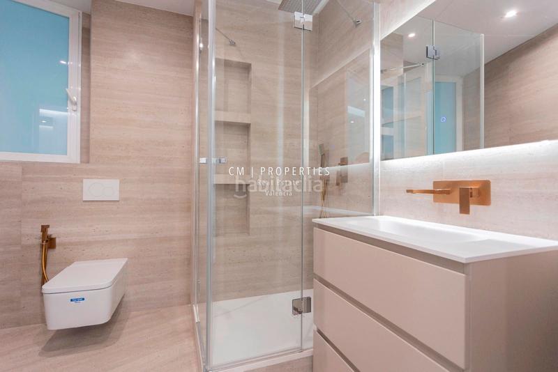 Foto af72a66e-89dd-470a-820b-2d3bc7b9b6eb. Piso  de lujo en venta de 5 habitaciones en gran vía marques del turia en Valencia