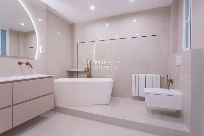 Foto b95f7720-4124-4341-8e3d-0050d9683377. Piso  de lujo en venta de 5 habitaciones en gran vía marques del turia en Valencia