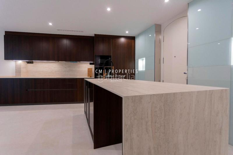 Foto f11d2cfb-a222-42b7-ac2b-3e8a2d36da34. Piso  de lujo en venta de 5 habitaciones en gran vía marques del turia en Valencia