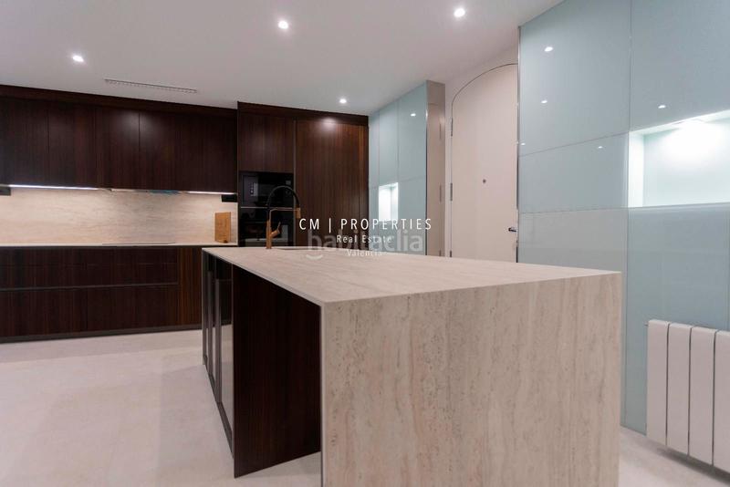 Foto f54c2877-6a39-4b0c-a8eb-cc2fcc1751bc. Piso  de lujo en venta de 5 habitaciones en gran vía marques del turia en Valencia