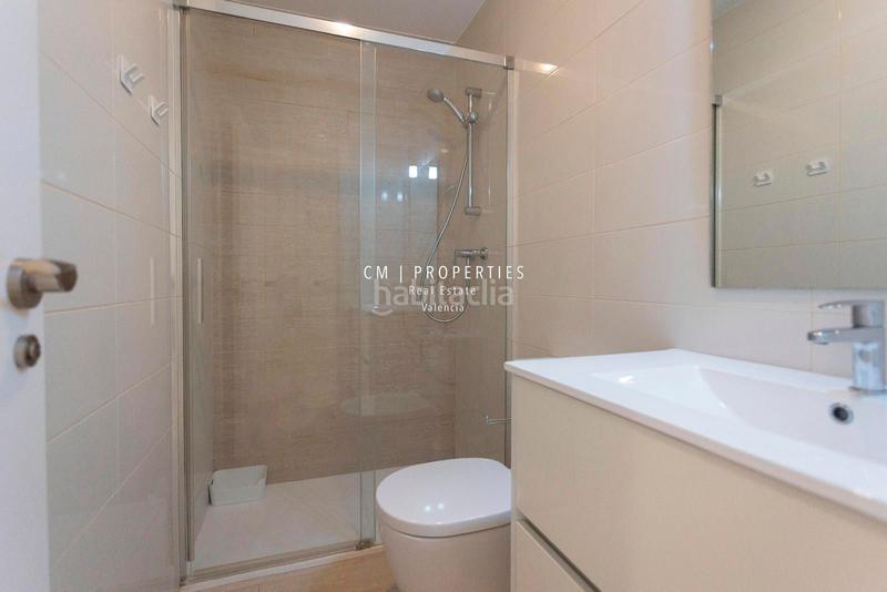 Foto 30a5c058-ca69-4b4a-a33e-a2a8eb49613f. Alquiler ático atico de dos habitaciones y dos baños con terraza en alquiler. en Valencia