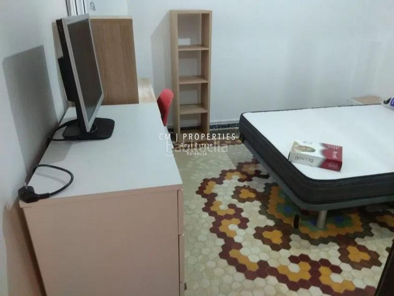 Foto 599f6582-cdc0-4e2b-8054-fc28b2bdb98e. Alquiler piso  de tres habitaciones en la avenida cardenal benlloch en alquiler. en Valencia