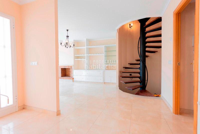 Foto 06a736ca-f15a-4259-b39c-3be646969995. Semi detached house with heating parking pool in Camí de Paterna-Lloma del Calderer Bétera