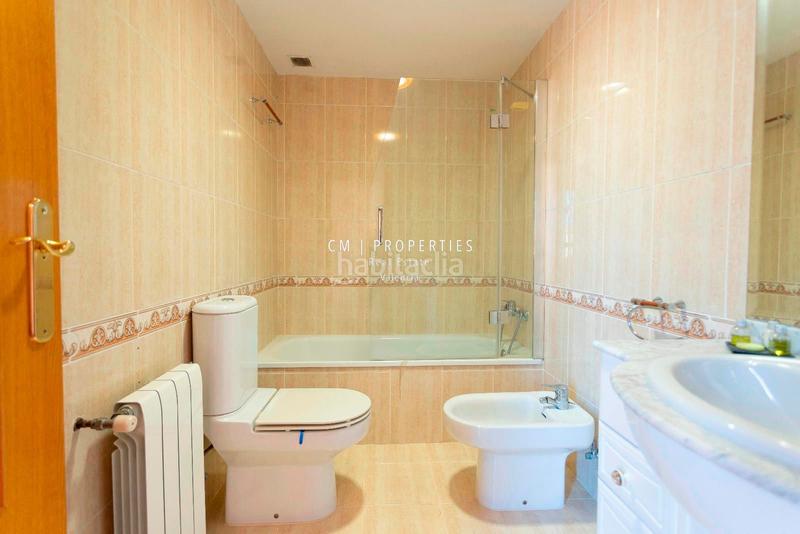 Foto 23ba02dc-82b1-4b23-ac47-e474f34aacf4. Semi detached house with heating parking pool in Camí de Paterna-Lloma del Calderer Bétera