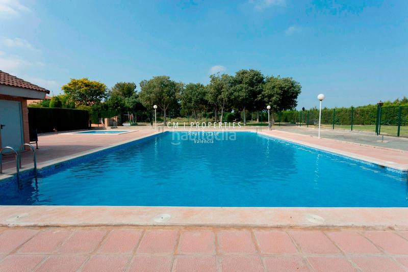 Foto 26934bd6-1d55-46fb-b68a-13610965f9dc. Semi detached house with heating parking pool in Camí de Paterna-Lloma del Calderer Bétera