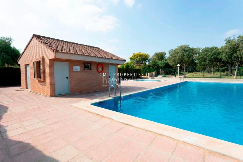 Foto 3f443ab5-30c9-4438-a8dc-84a814df53cc. Semi detached house with heating parking pool in Camí de Paterna-Lloma del Calderer Bétera