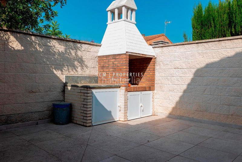 Foto a8582dd1-05c7-4a03-83f0-010de272f7c6. Semi detached house with heating parking pool in Camí de Paterna-Lloma del Calderer Bétera