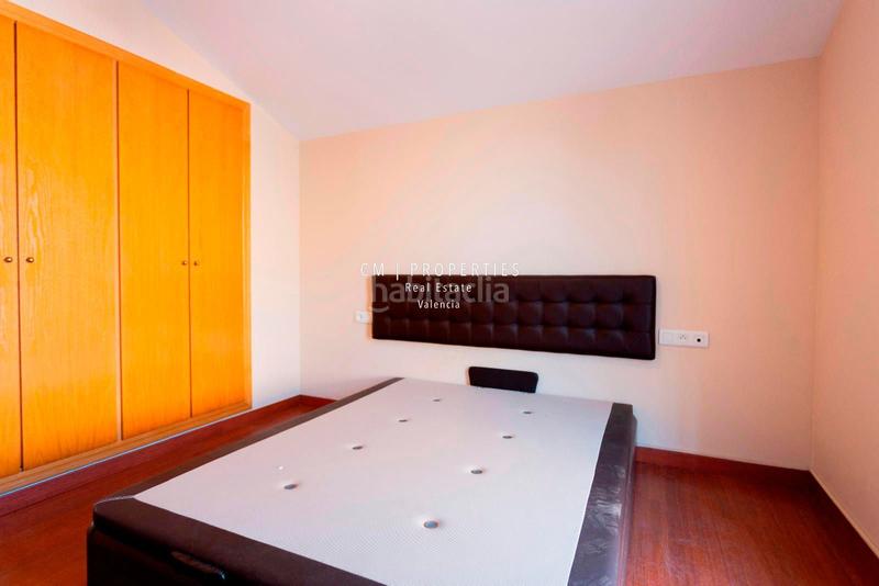 Foto b0420d23-e071-42c1-923b-514f016f6de5. Semi detached house with heating parking pool in Camí de Paterna-Lloma del Calderer Bétera